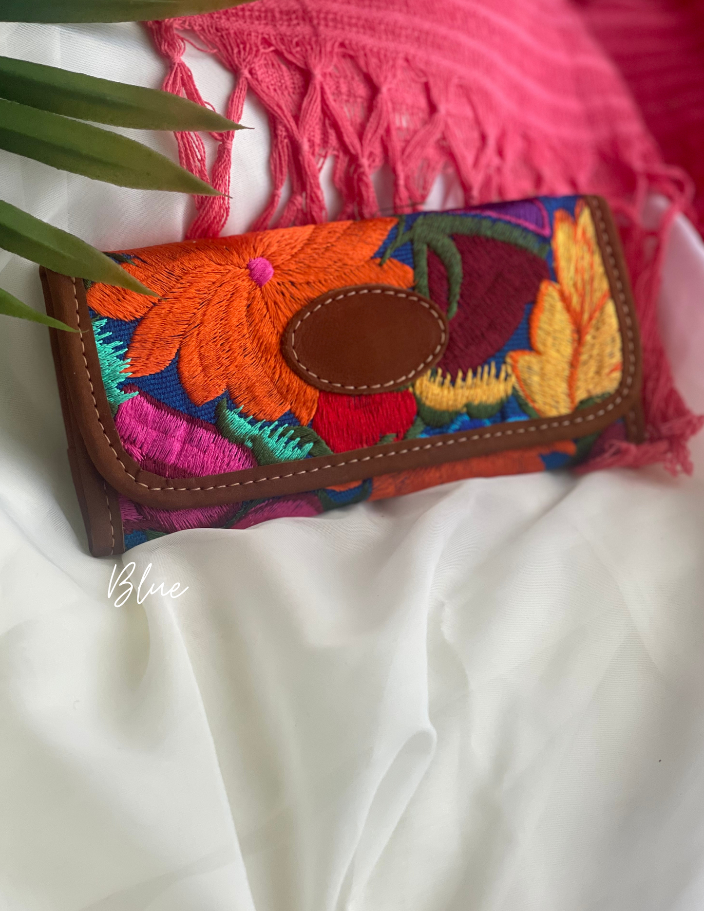 Alejandra | Embroidered Wallet