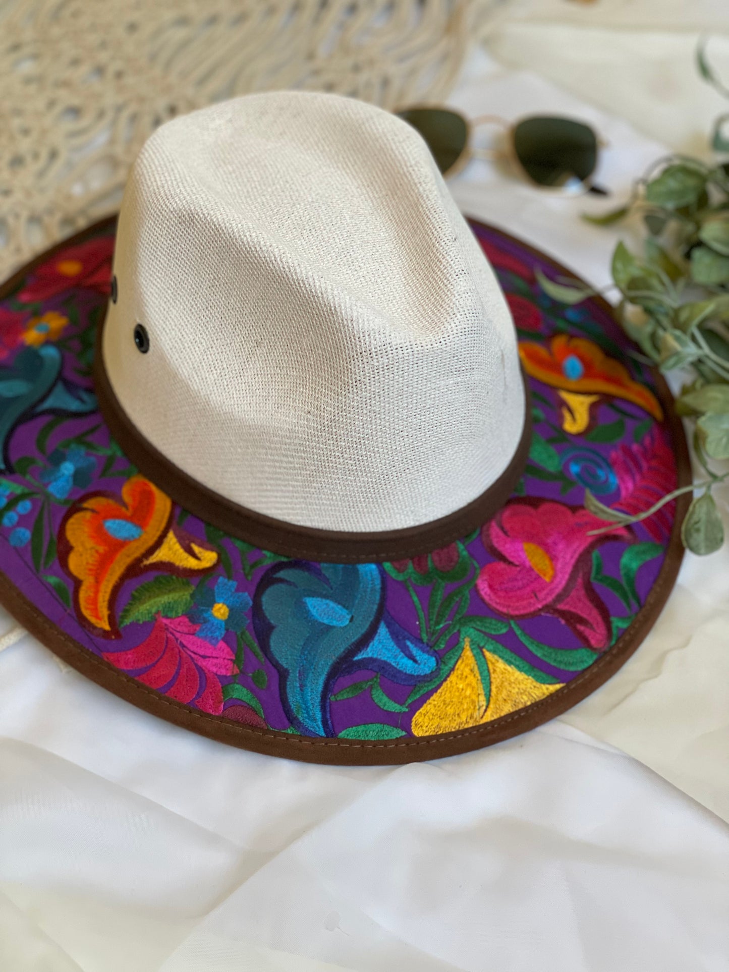 Anaci | Embroidered Hat