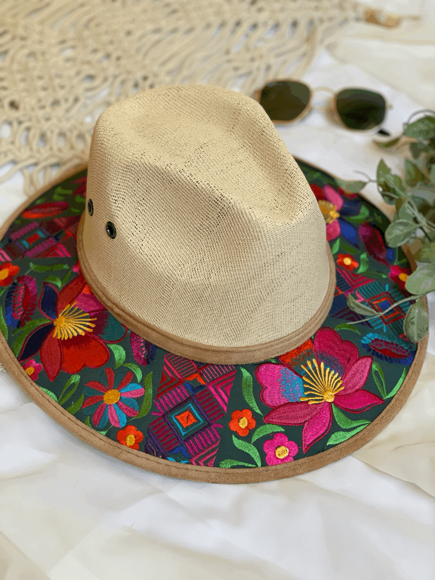 Anaci | Embroidered Hat