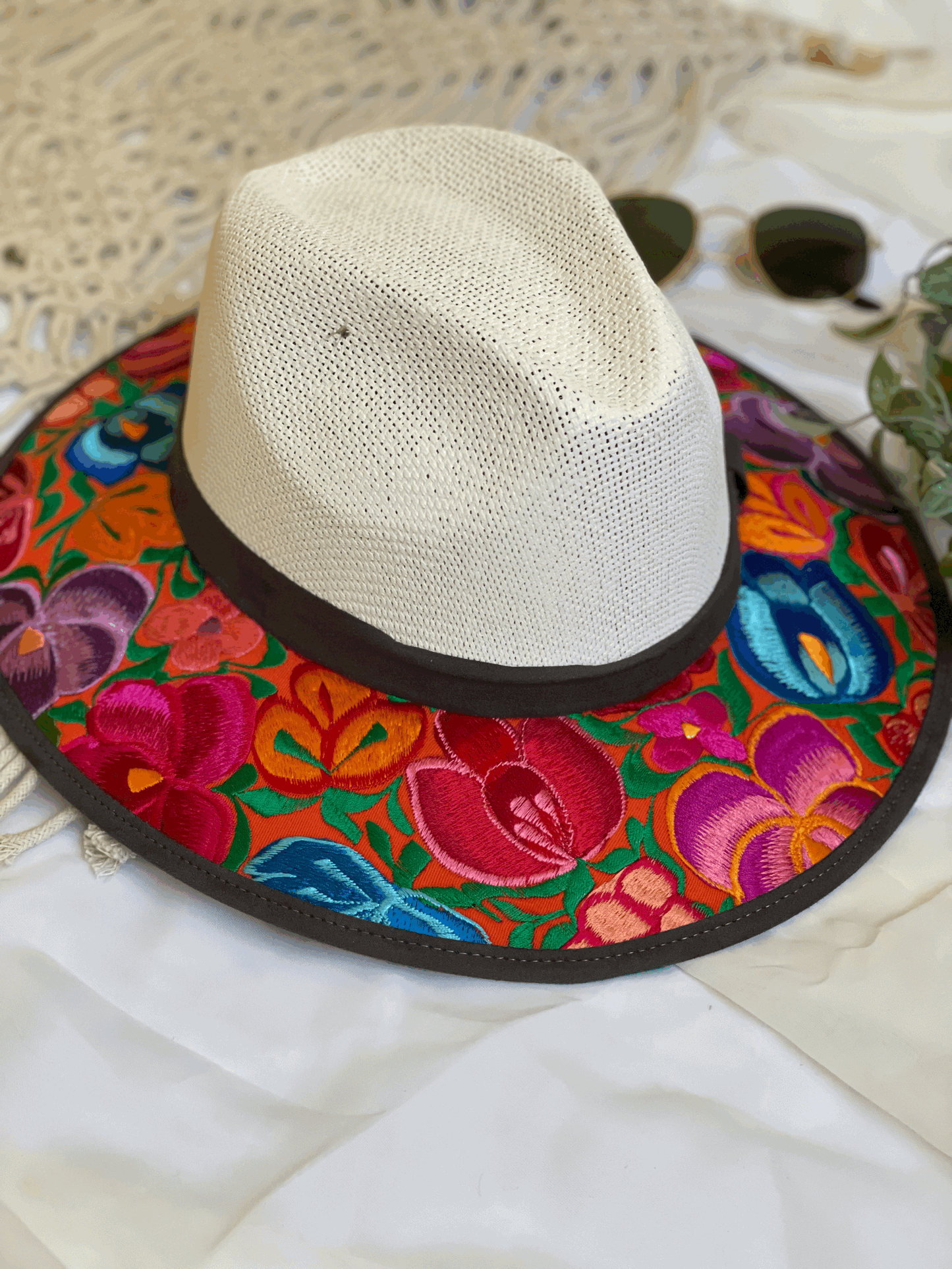 Anaci | Embroidered Hat